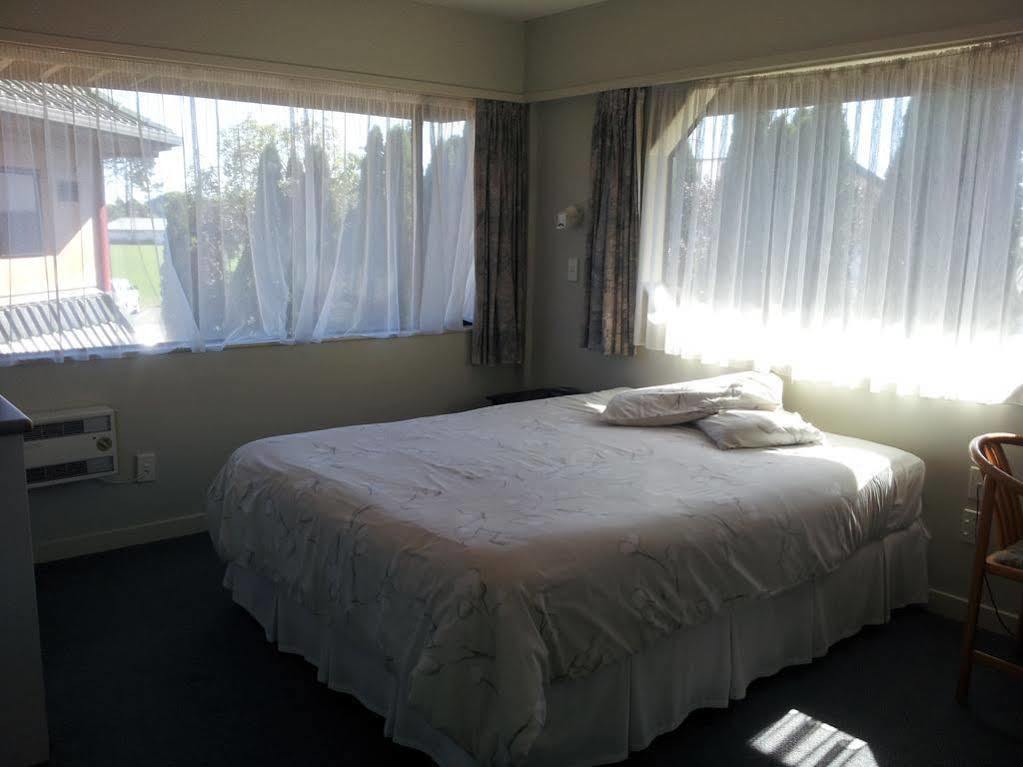 Aloha Lodge Beachside Accommodation Нельсон Екстер'єр фото
