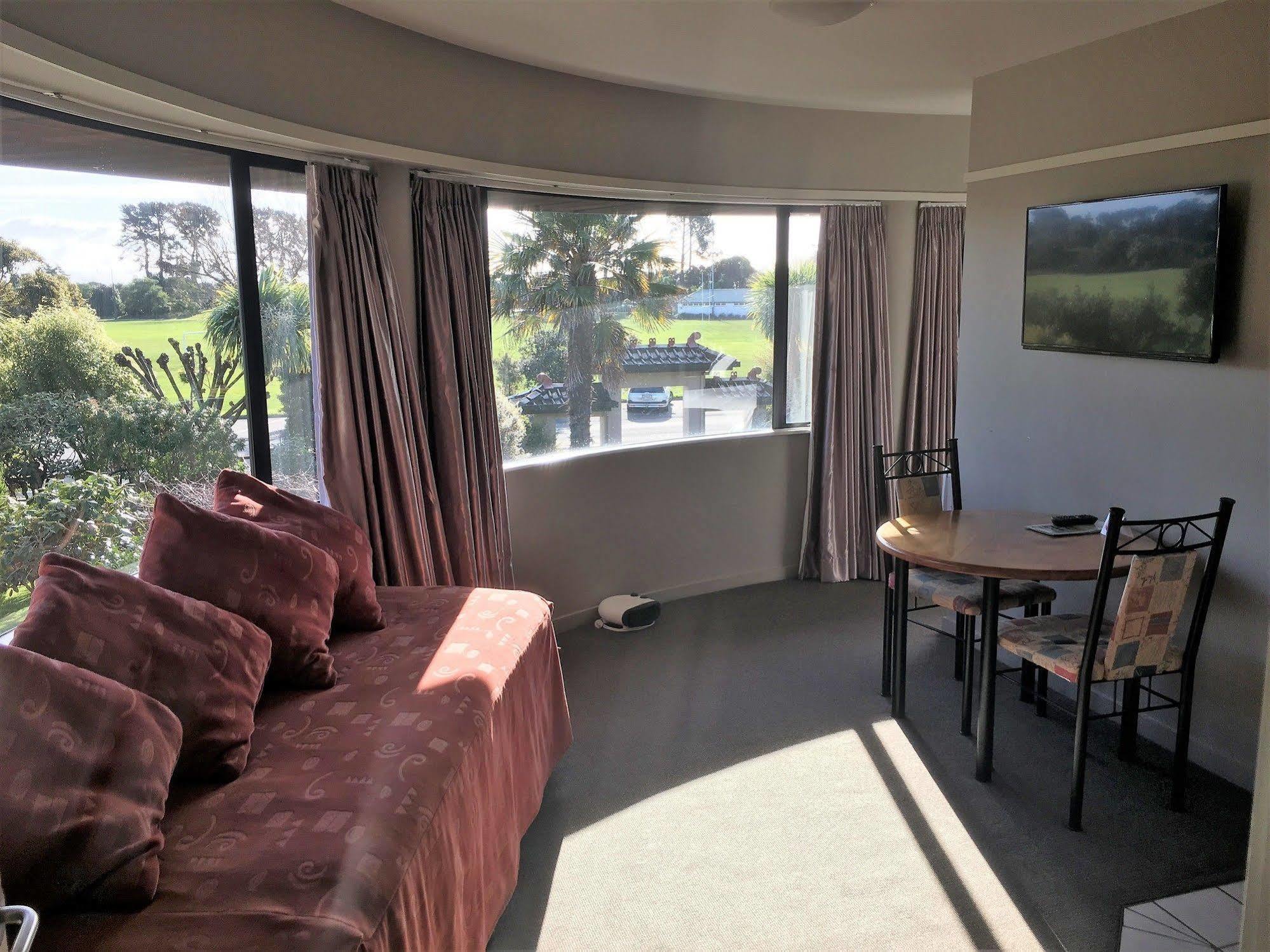 Aloha Lodge Beachside Accommodation Нельсон Екстер'єр фото