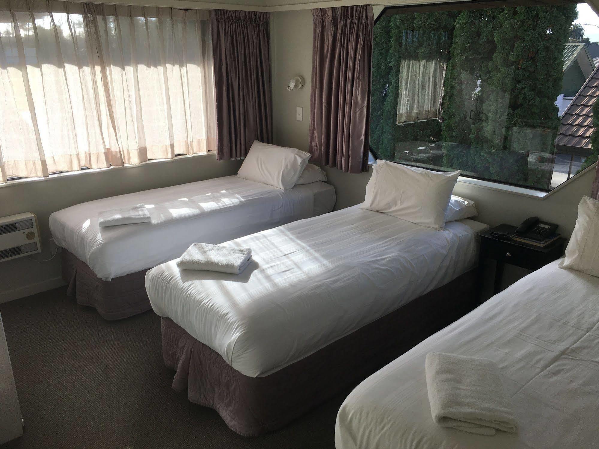 Aloha Lodge Beachside Accommodation Нельсон Екстер'єр фото