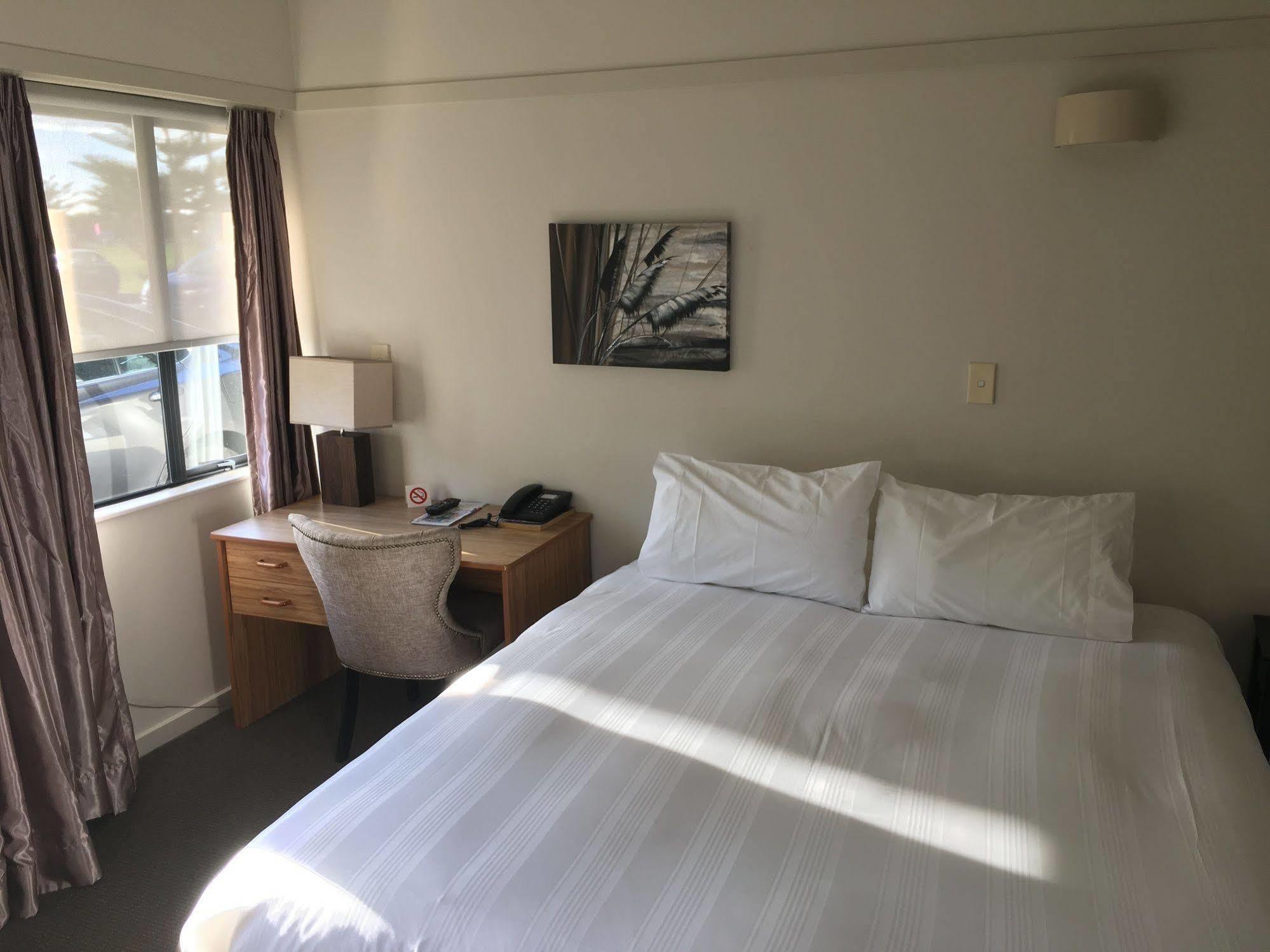 Aloha Lodge Beachside Accommodation Нельсон Екстер'єр фото